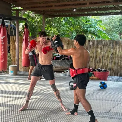 Wech Pinyo Muay Thai hero